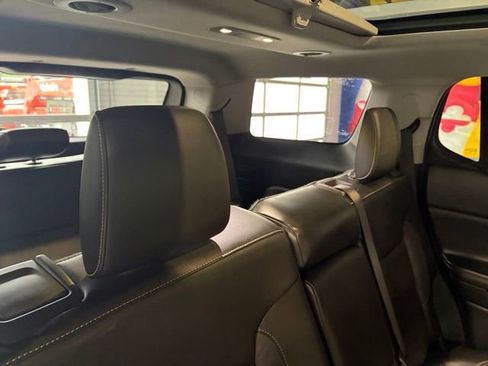 Used 2017 GMC Acadia SLT FWD image 21