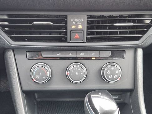 Used 2024 Volkswagen Jetta SE FWD image 16