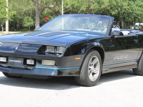 Used 1988 Chevrolet Camaro LT RWD image 3