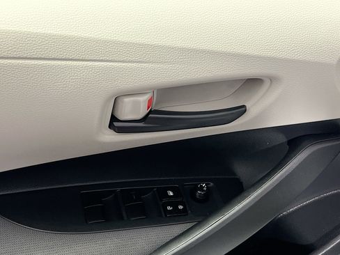 Used 2022 Toyota Corolla LE FWD image 16
