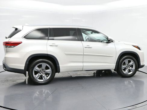 Used 2017 Toyota Highlander Limited w/ Protection Package #3 AWD/4WD image 8