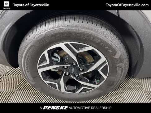 Used 2025 Kia Sportage LX image 10