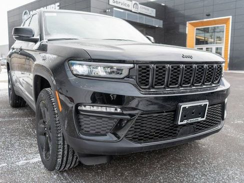 New 2025 Jeep Grand Cherokee Limited image 4