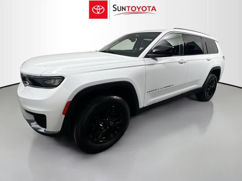 Used 2023 Jeep Grand Cherokee L Laredo image 9