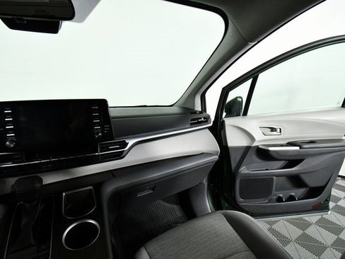 Used 2021 Toyota Sienna LE image 20