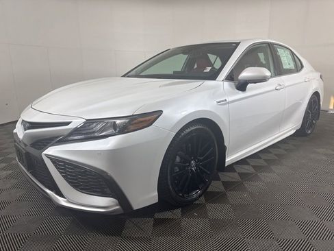 Used 2021 Toyota Camry XSE image 8