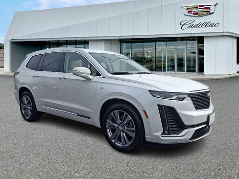 Certified 2023 Cadillac XT6 Premium Luxury w/ Technology Package image 7