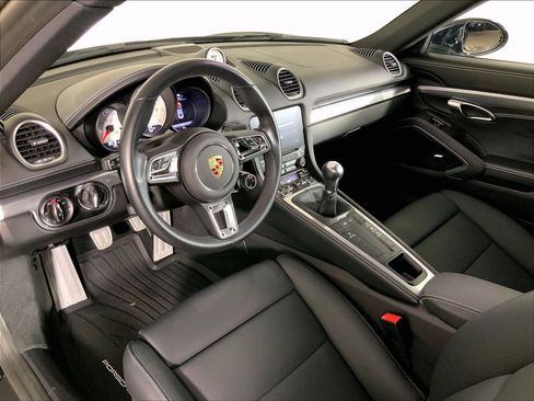 Used 2025 Porsche 718 Cayman RWD image 4