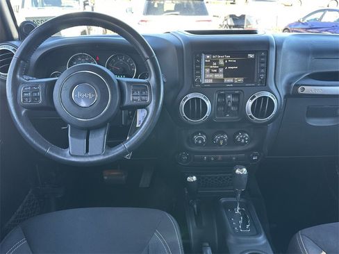 Used 2013 Jeep Wrangler Unlimited Sahara w/ Connectivity Group image 9
