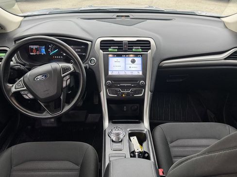 Used 2018 Ford Fusion SE w/ Fusion SE Technology Package image 23