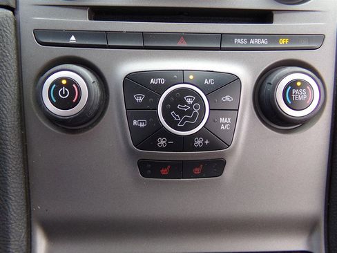 Used 2016 Ford Taurus SEL image 33