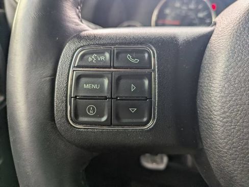 Used 2017 Jeep Wrangler Unlimited Sahara w/ Connectivity Group AWD/4WD image 16