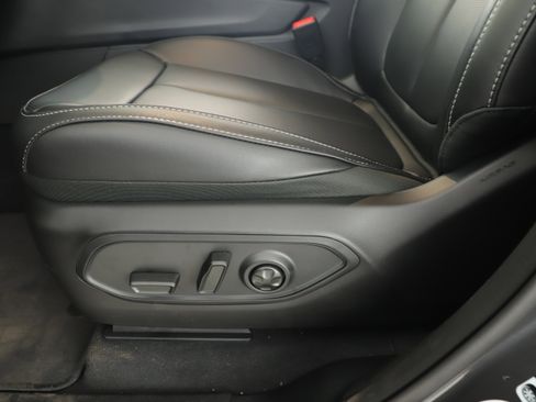 New 2025 Jeep Grand Cherokee L Limited w/ Luxury Tech Group II image 10