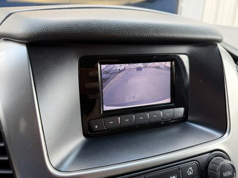 Used 2015 Chevrolet Suburban 4WD image 20