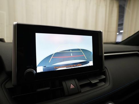 Used 2025 Toyota RAV4 SE AWD/4WD image 19
