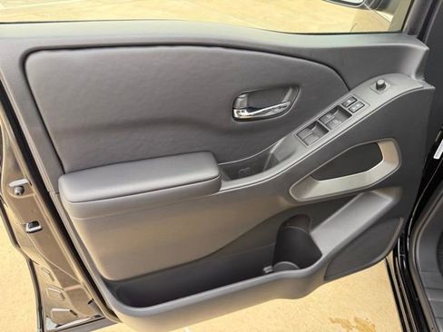 New 2026 Nissan Frontier SV image 13