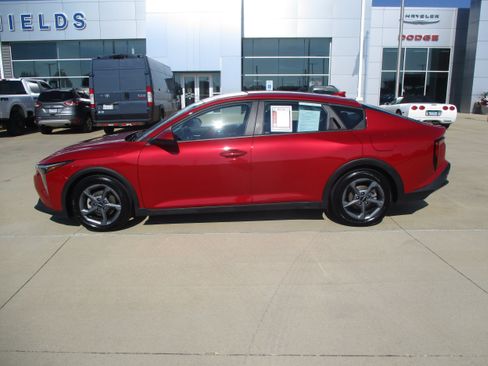 Used 2025 Kia K4 FWD image 3
