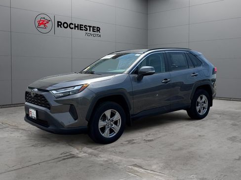 Certified 2022 Toyota RAV4 XLE w/ Convenience Package AWD/4WD image 7