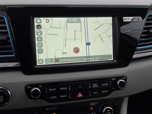 Used 2018 Kia Niro Touring image 32