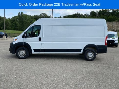 Used 2025 RAM ProMaster 2500 w/ Convenience Group FWD image 3
