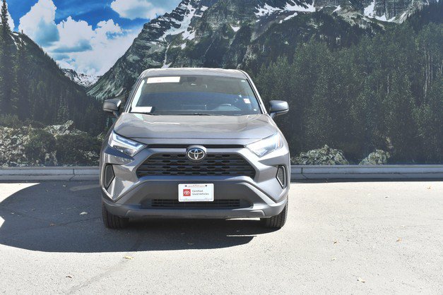 Used 2025 Toyota RAV4 LE AWD/4WD image 5