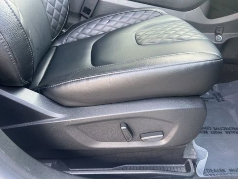 Used 2024 Ford Edge Titanium image 12