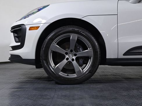 Used 2023 Porsche Macan AWD/4WD image 29