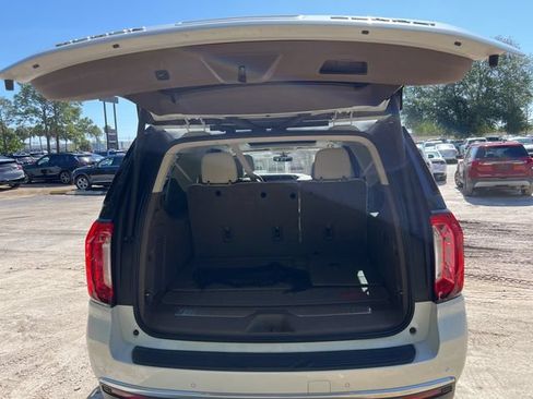 Used 2022 GMC Yukon XL Denali w/ Max Trailering Package AWD/4WD image 9