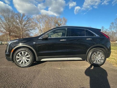 Used 2019 Cadillac XT4 Premium Luxury image 2