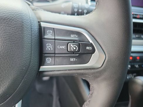 Used 2025 Jeep Compass Limited AWD/4WD image 22