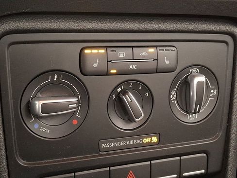 Used 2015 Volkswagen Beetle 1.8T image 13