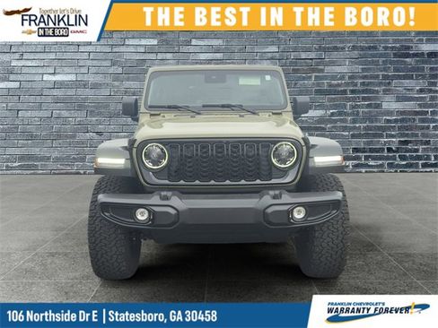 Used 2025 Jeep Wrangler Willys image 8