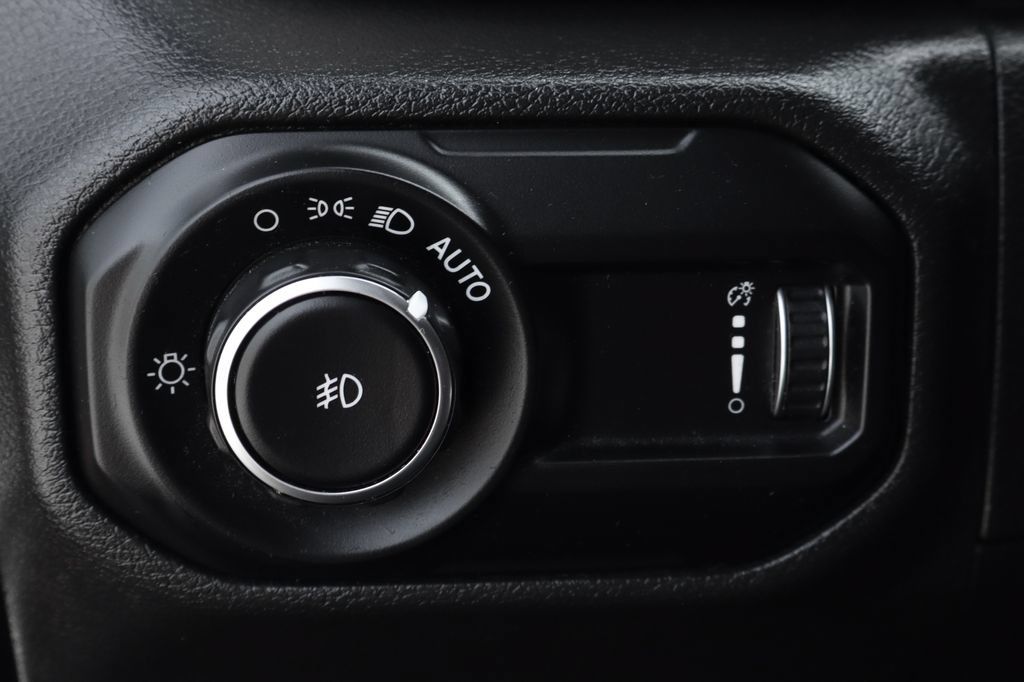 Used 2023 Jeep Wrangler Unlimited Sport AWD/4WD image 23