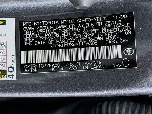 Used 2021 Toyota C-HR XLE image 30