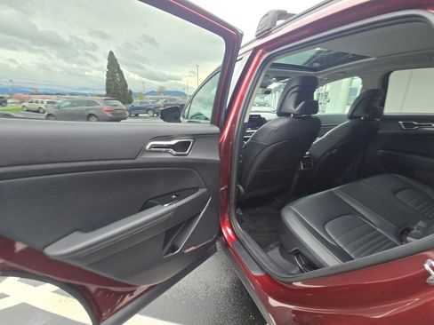 Used 2023 Kia Sportage SX Prestige image 12