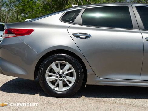Used 2018 Kia Optima LX image 4