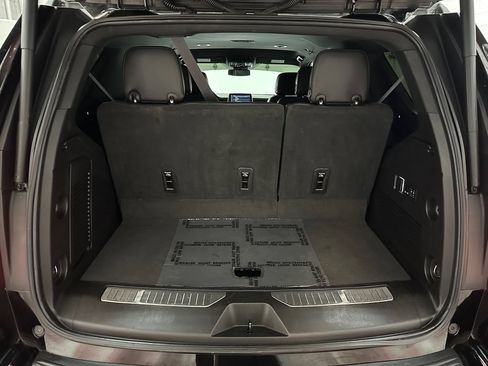 Used 2023 Chevrolet Tahoe Premier AWD/4WD image 36