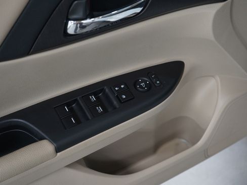 Used 2014 Honda Accord Touring image 19