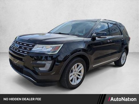 Used 2017 Ford Explorer XLT w/ Equipment Group 202A FWD image 1