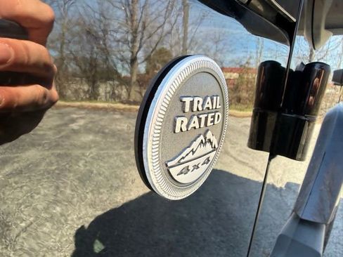 Used 2011 Jeep Wrangler Sahara w/ Dual Top Group image 9