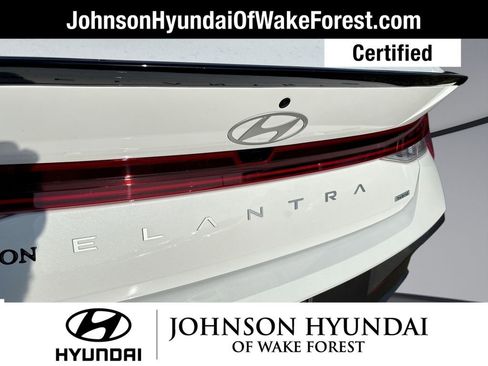 Certified 2025 Hyundai Elantra SEL image 19