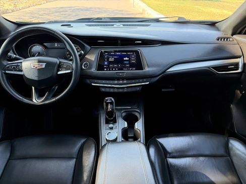 Used 2023 Cadillac XT4 Premium Luxury w/ Enhanced Visibility Package FWD image 9