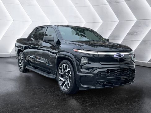 Used 2024 Chevrolet Silverado EV RST image 8
