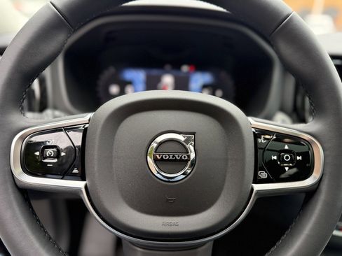 Used 2025 Volvo XC60 B5 Plus w/ Protection Package Premier image 32