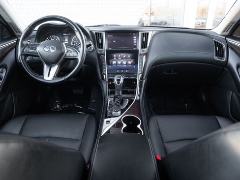 Used 2018 INFINITI Q50 Luxe w/ Essential Package (3.0T Luxe) image 8