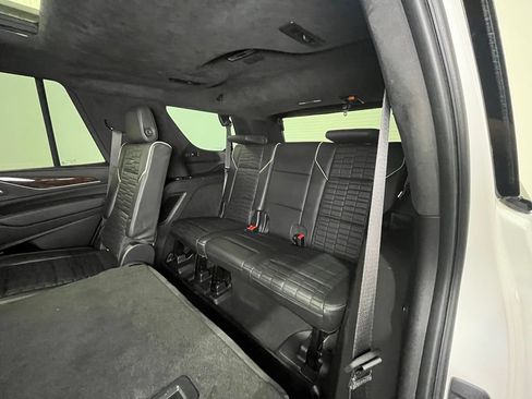 Used 2022 Cadillac Escalade Sport Platinum w/ Heavy-Duty Trailer Package AWD/4WD image 20