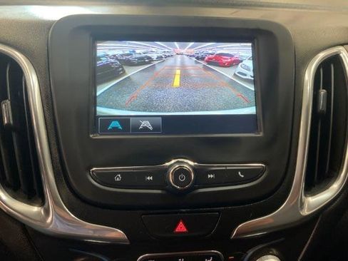Used 2018 Chevrolet Equinox LT image 18