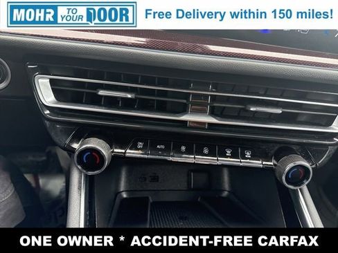 Used 2025 Chevrolet Traverse RS image 15