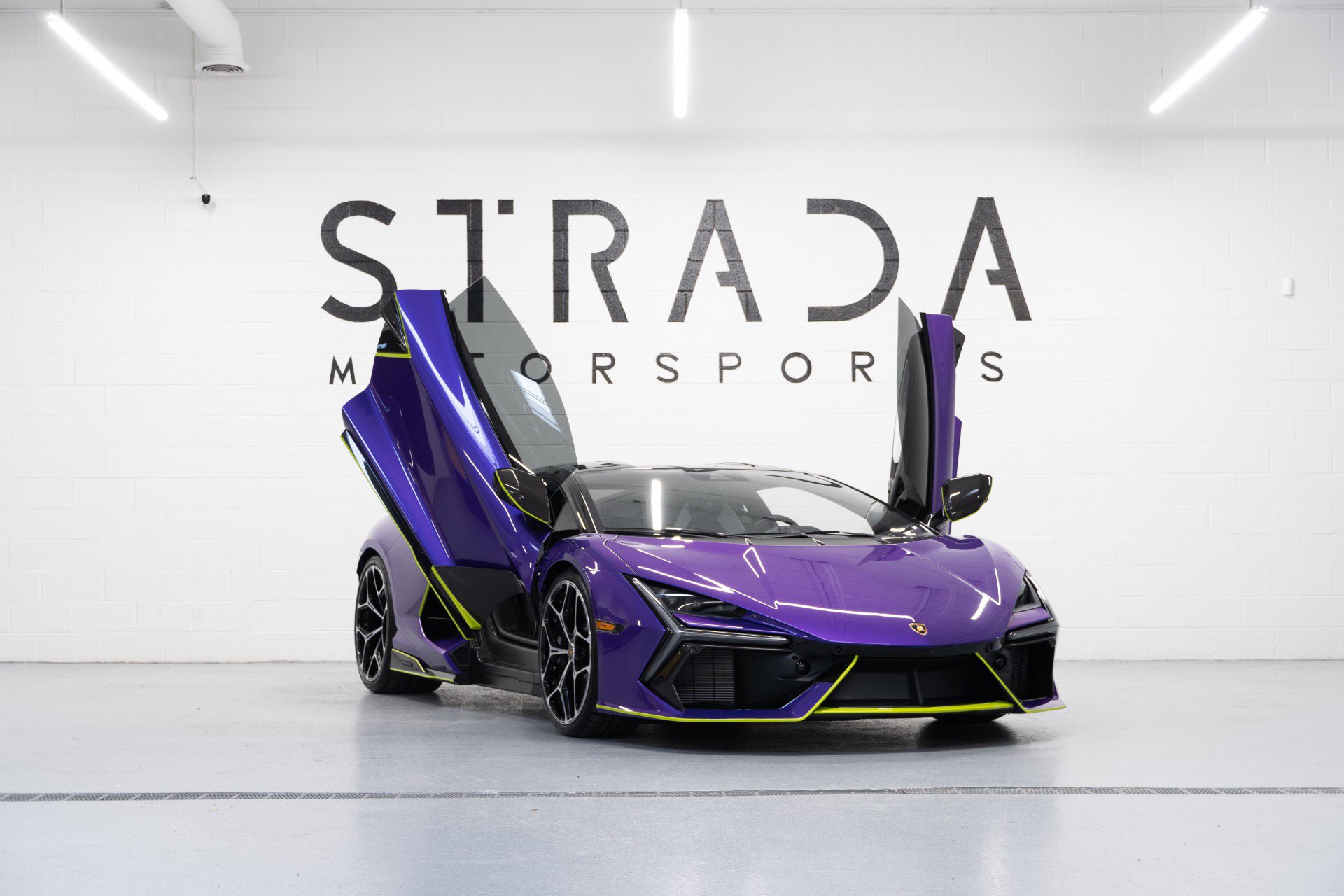 Used 2024 Lamborghini Revuelto AWD/4WD image 42