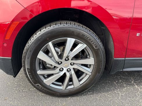 Used 2023 Chevrolet Equinox Premier image 9